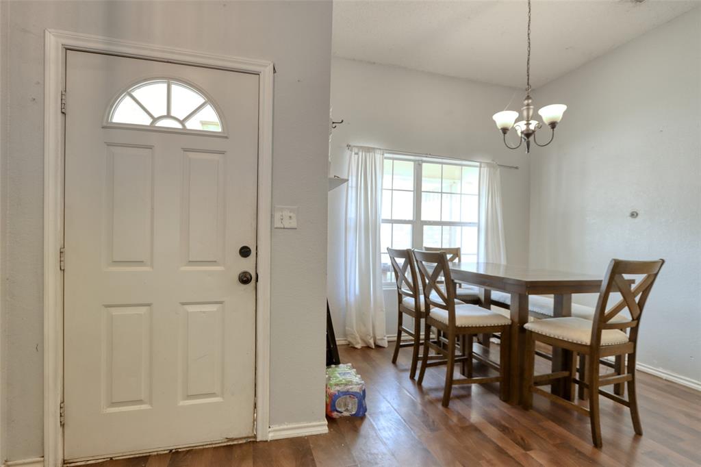 108 Wolf Lane Property Photo 6