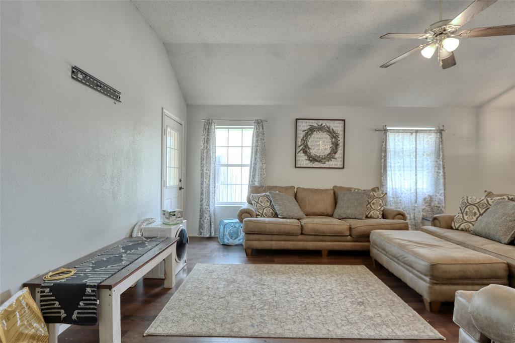 108 Wolf Lane Property Photo 10