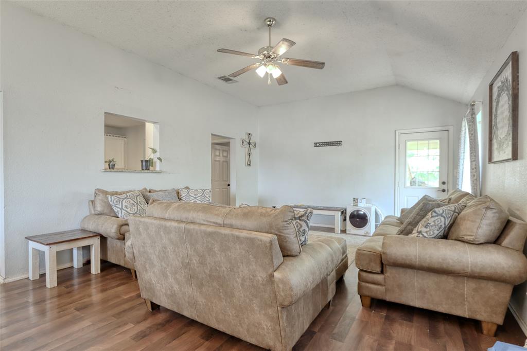 108 Wolf Lane Property Photo 12