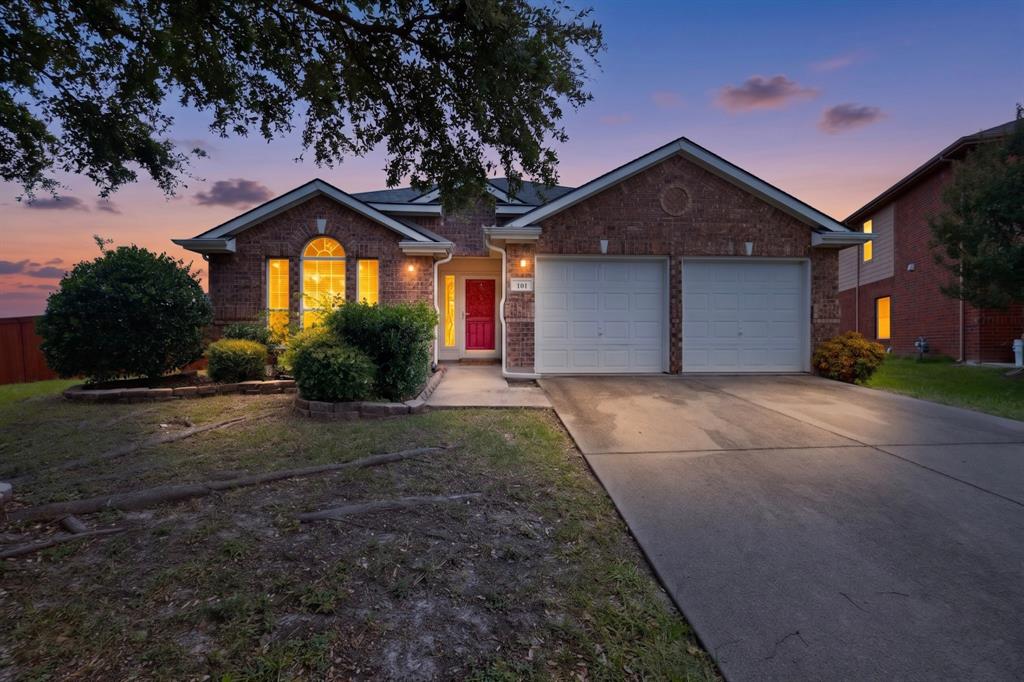 101 Wandering Drive Property Photo 1