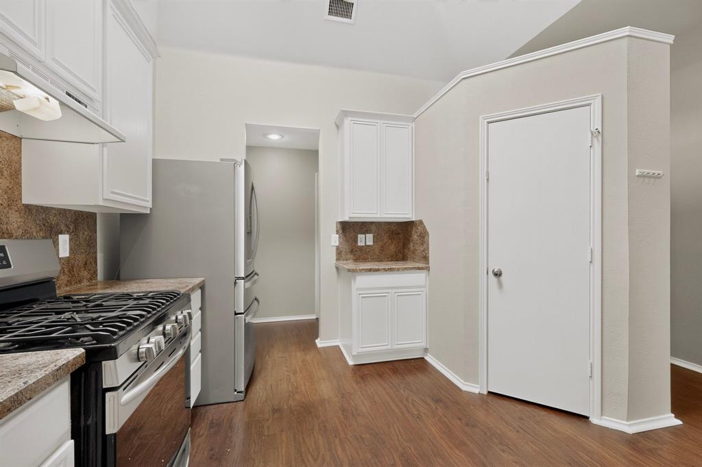 101 Wandering Drive Property Photo 13