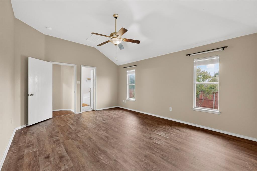 101 Wandering Drive Property Photo 17