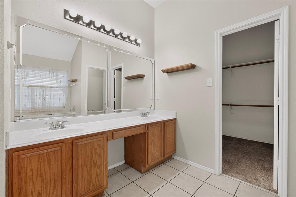 101 Wandering Drive Property Photo 19