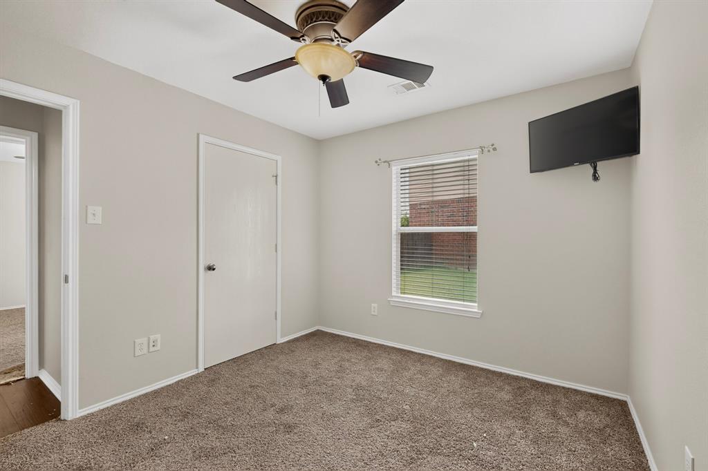 101 Wandering Drive Property Photo 24