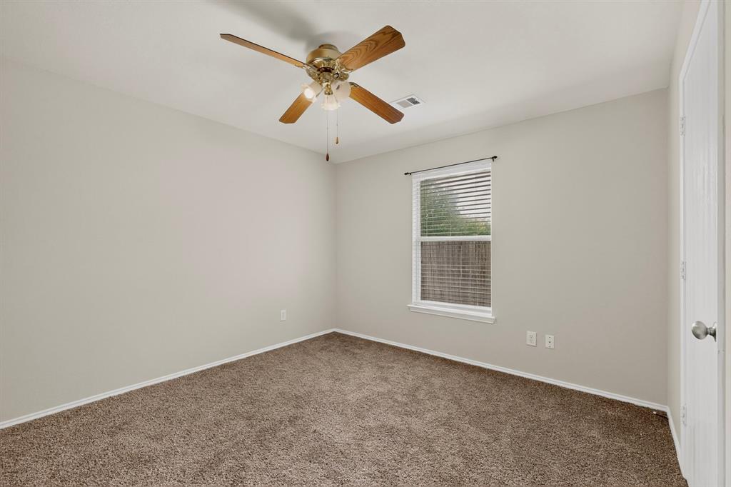 101 Wandering Drive Property Photo 28