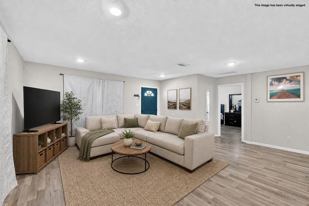1300 E Mulkey Street Property Photo 4