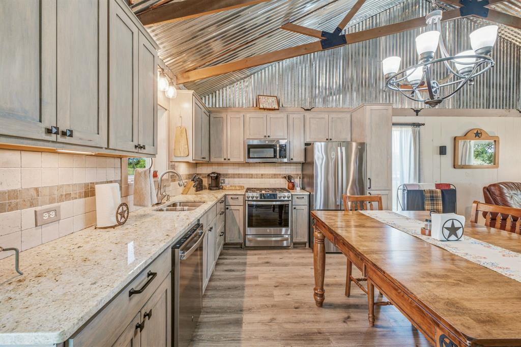 1271 Private 2120 Road Property Photo 10