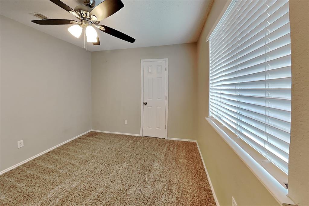 1022 Halifax Lane Property Photo 11
