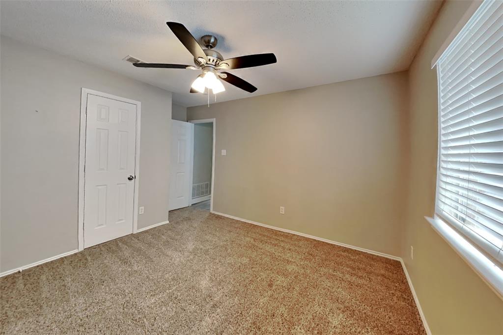 1022 Halifax Lane Property Photo 15