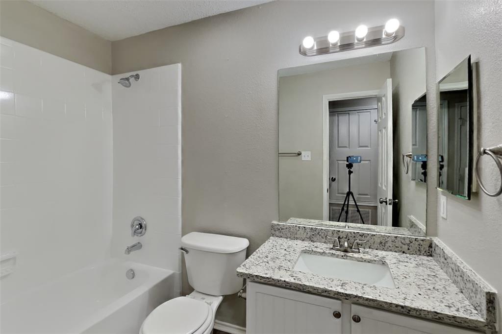 1022 Halifax Lane Property Photo 16