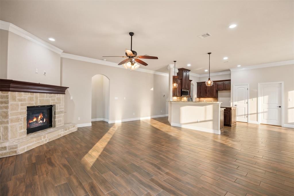 2038 Clive Drive Property Photo 8