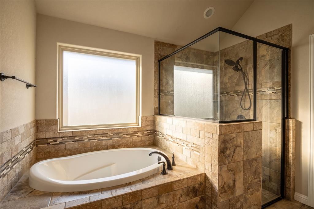 2038 Clive Drive Property Photo 12