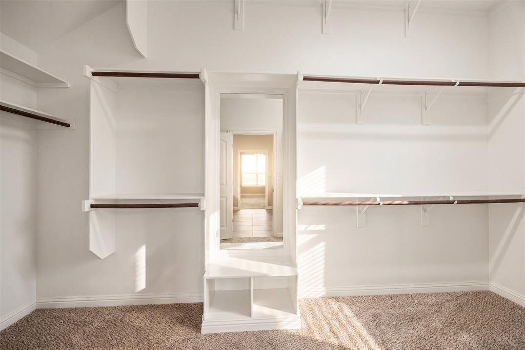 2038 Clive Drive Property Photo 14