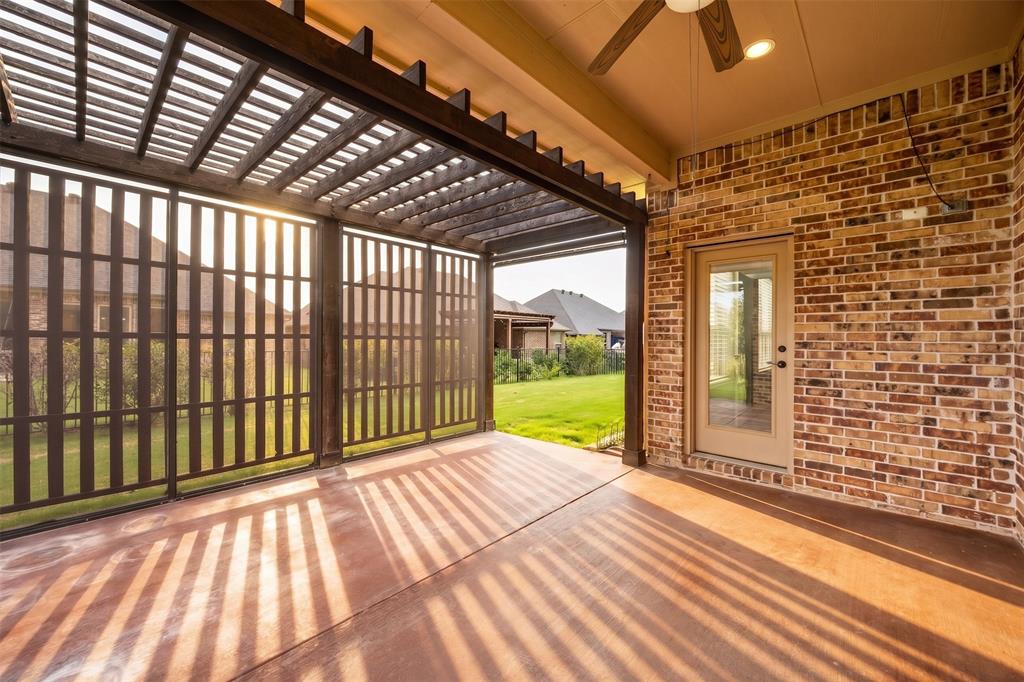 2038 Clive Drive Property Photo 17