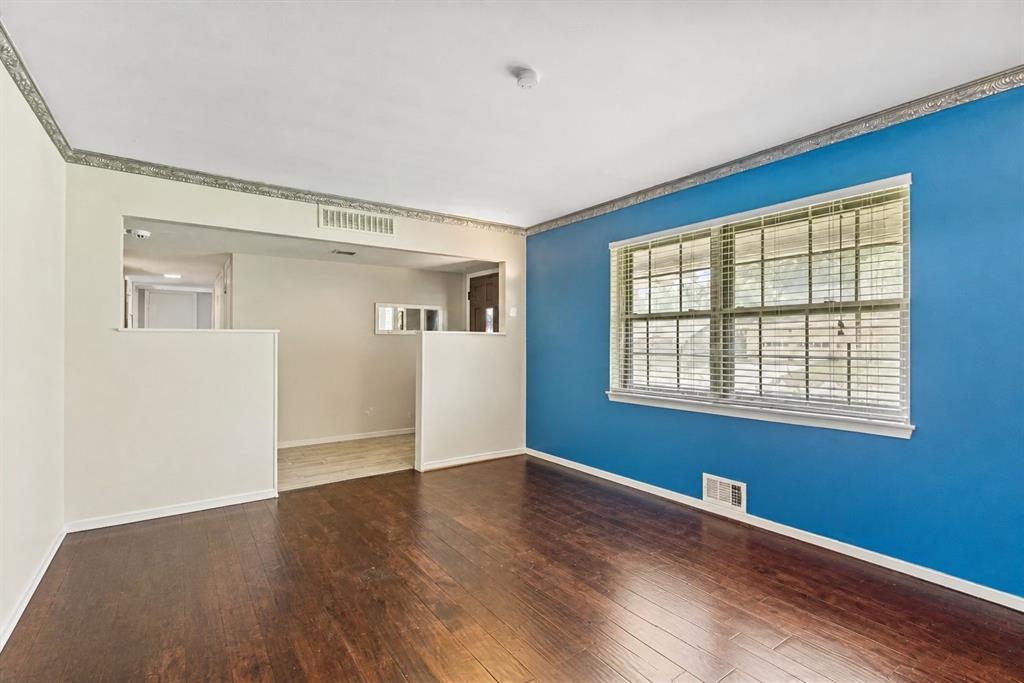 725 Branch Drive Property Photo 1