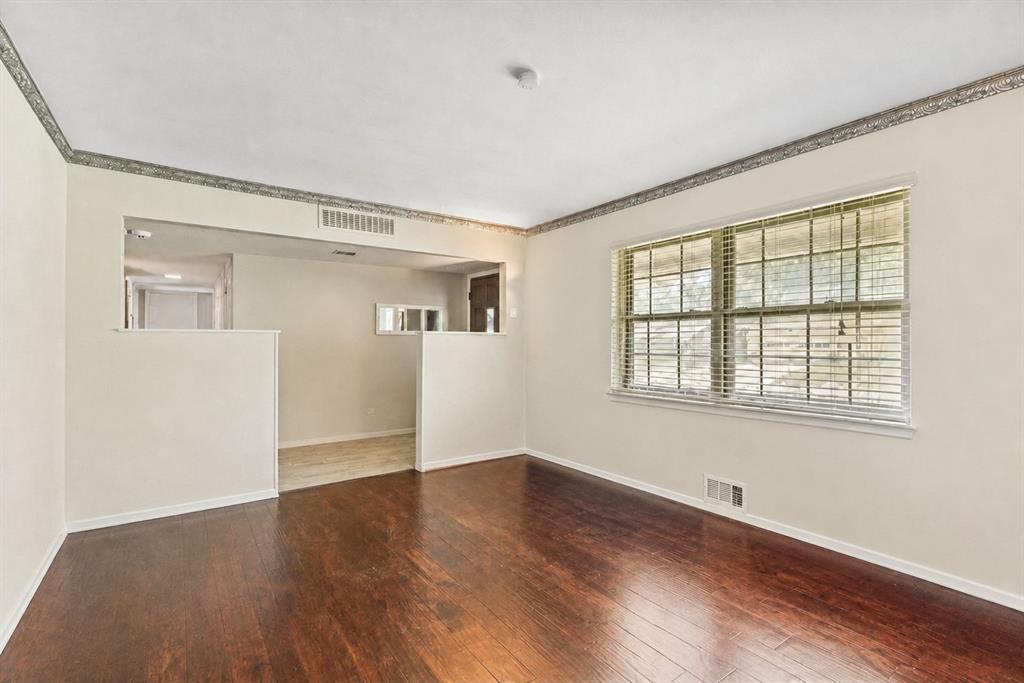 725 Branch Drive Property Photo 1