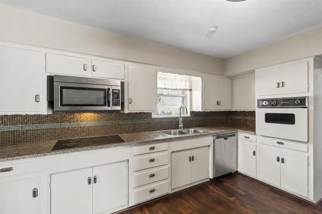 725 Branch Drive Property Photo 3