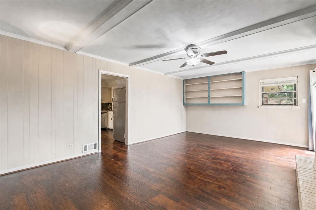 725 Branch Drive Property Photo 6
