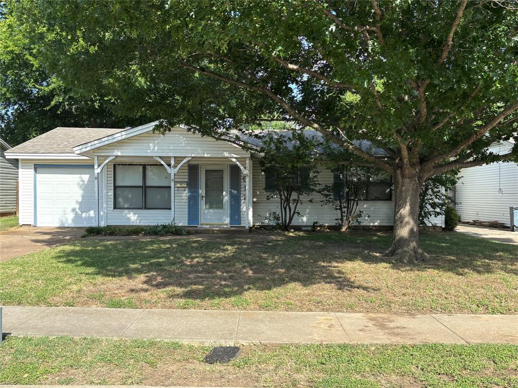 1012 Harris Drive Property Photo 1