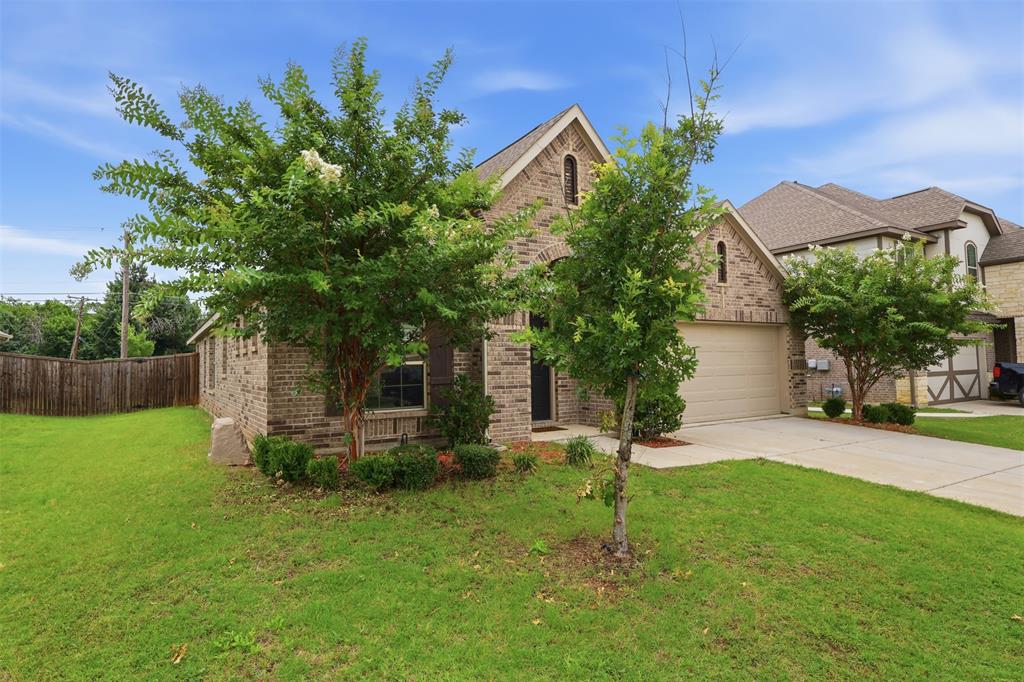 2704 Dancing Flame Drive Property Photo 4