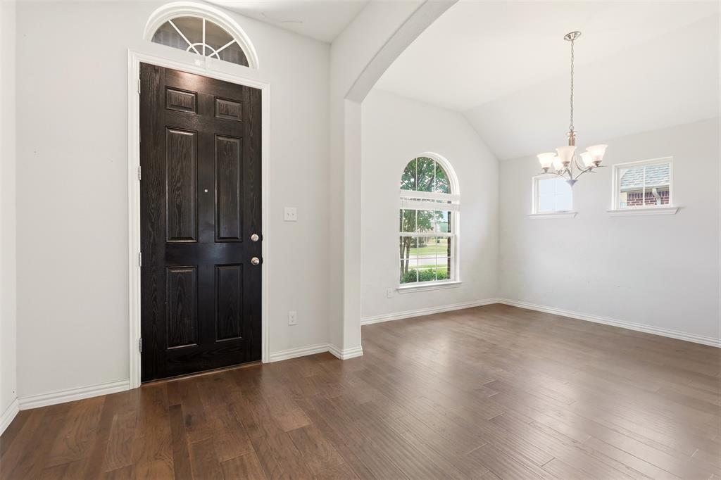 2704 Dancing Flame Drive Property Photo 5