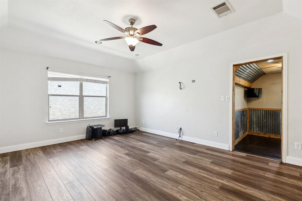 3012 Waterglen Drive Property Photo 17