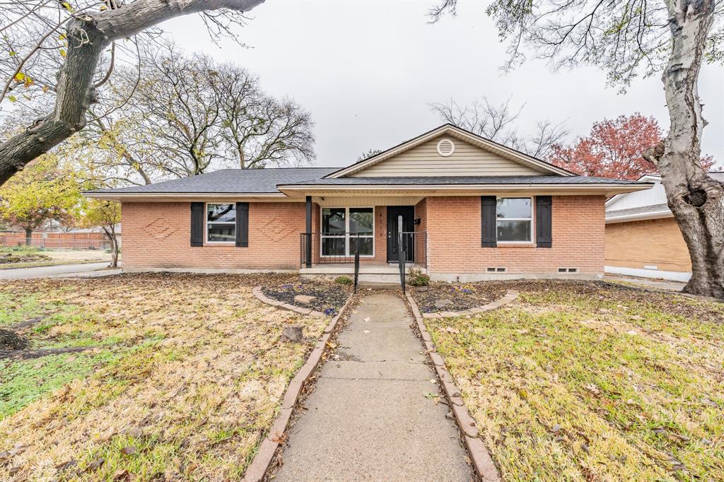 4518 Live Oak Drive Property Photo 2