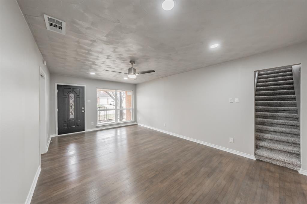 4518 Live Oak Drive Property Photo 5