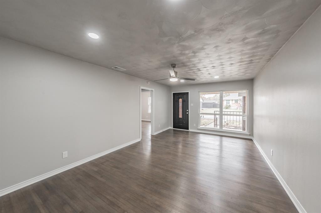 4518 Live Oak Drive Property Photo 6