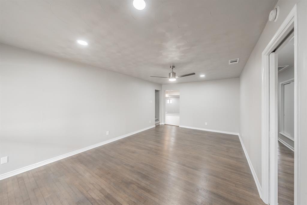 4518 Live Oak Drive Property Photo 7
