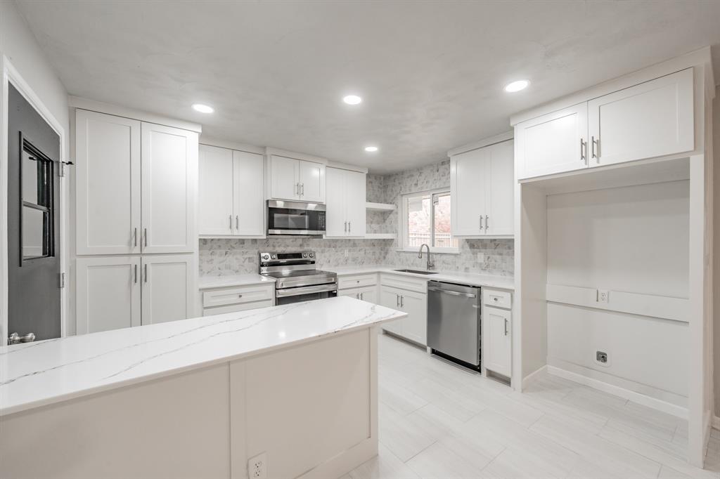 4518 Live Oak Drive Property Photo 12