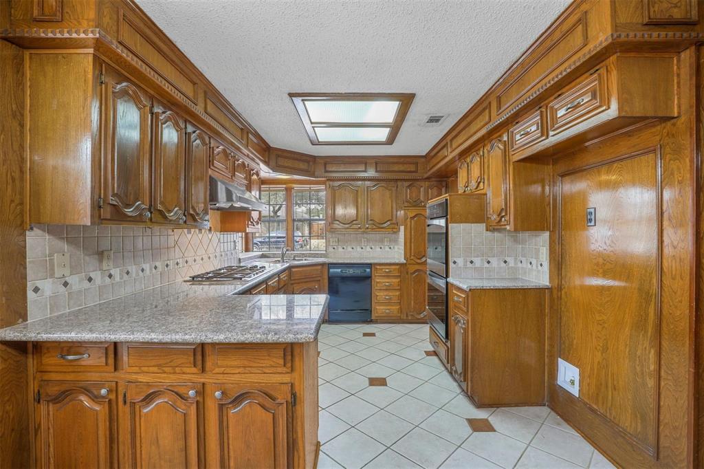 9738 Windham Drive Property Photo 4