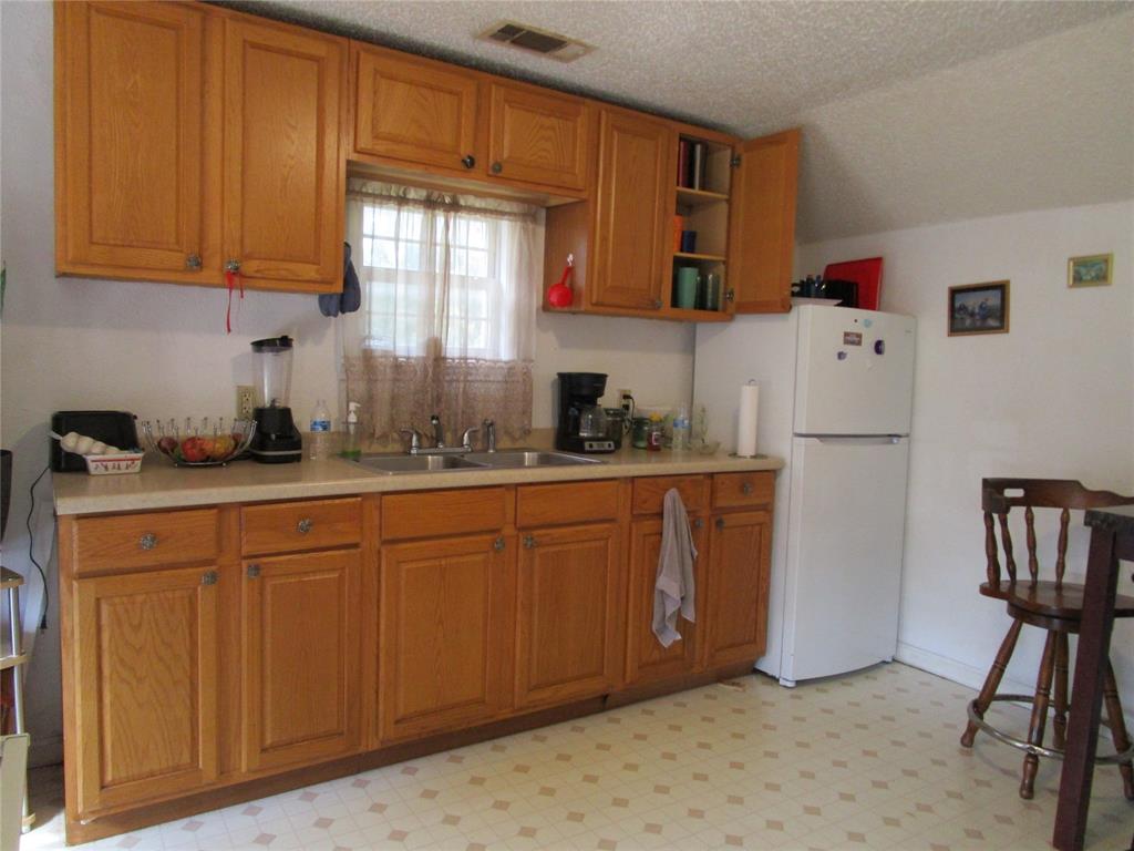 3718 N Westmoreland Road Property Photo 9