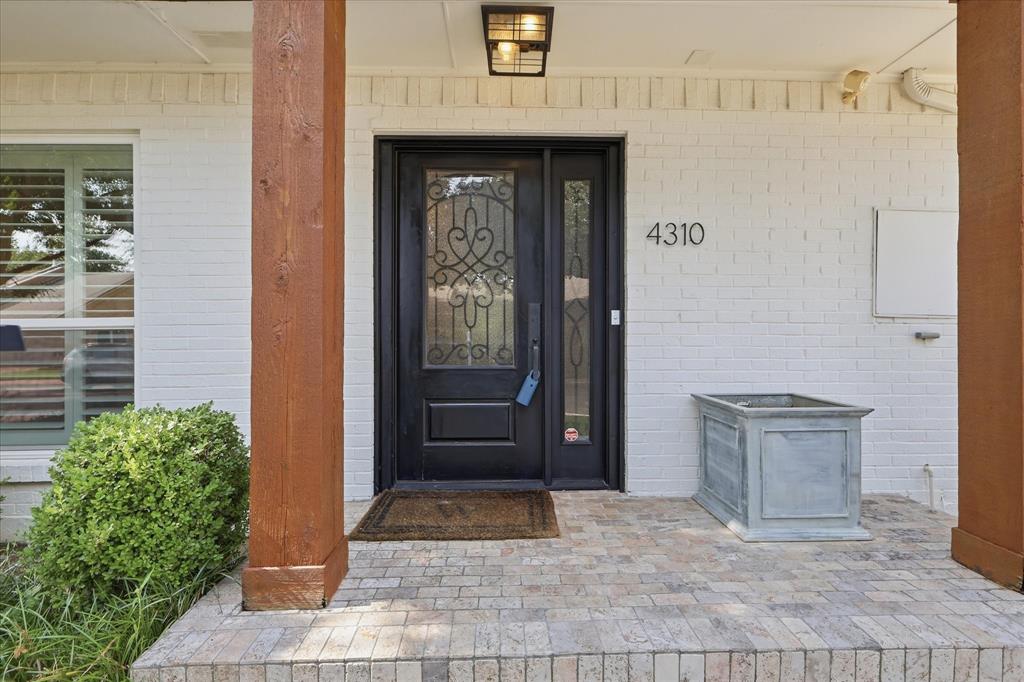 4310 Forest Bend Road Property Photo 2
