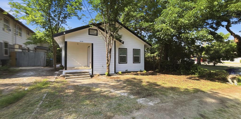3208 Avenue J Property Photo 1
