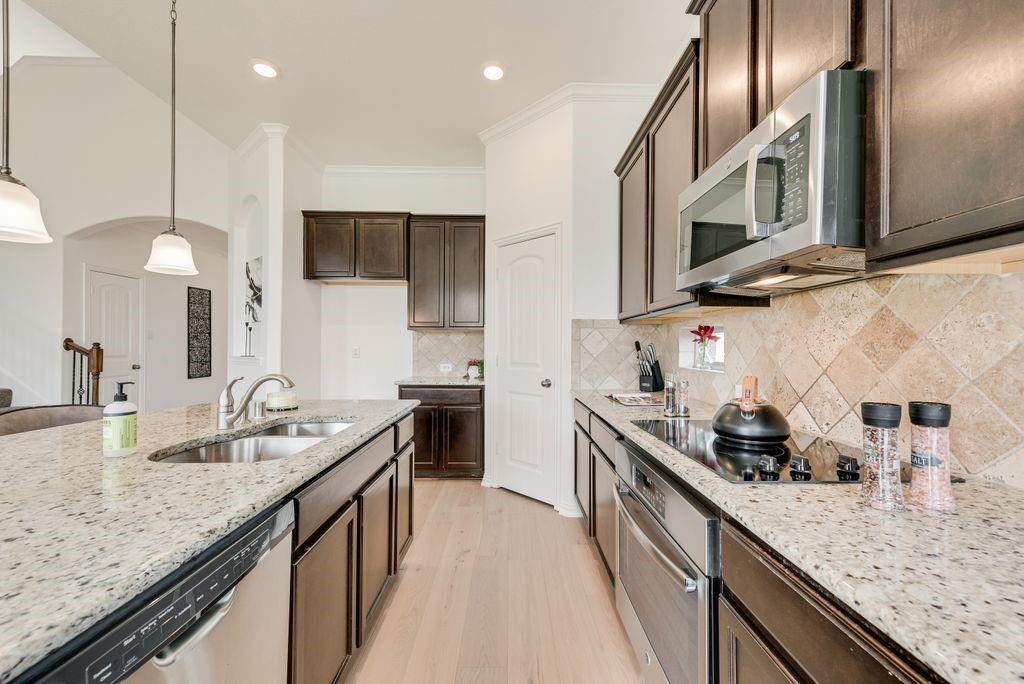 4720 River Edge Place Property Photo 12