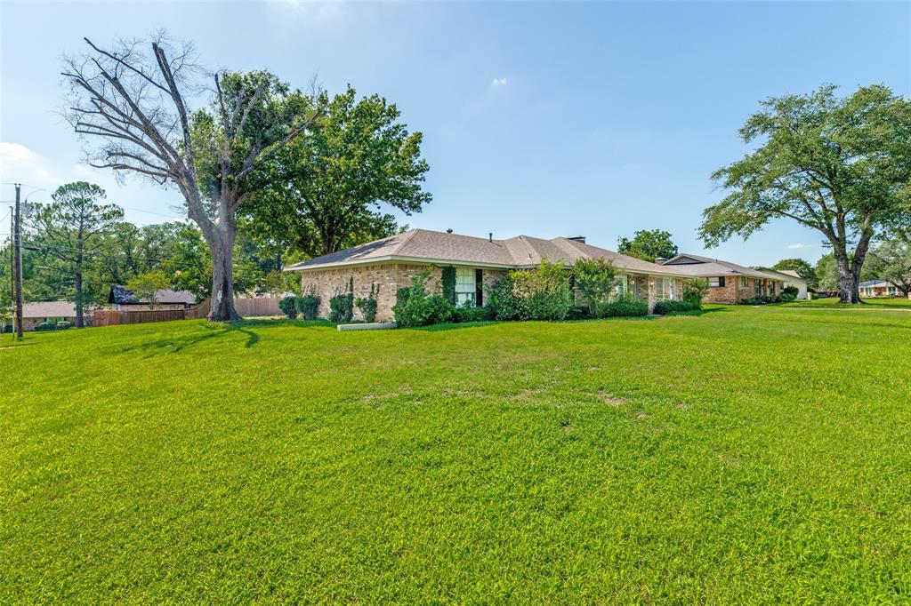 2500 Brookhaven Drive Property Photo 2