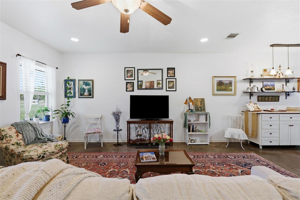 5770 W Highway 199 Property Photo 8