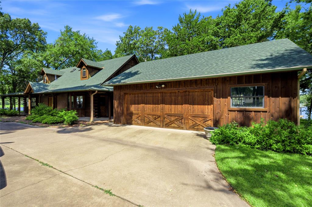 8726 Toler Pointe Property Photo 3