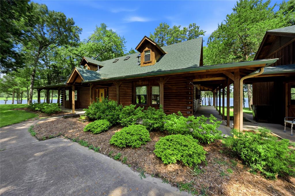 8726 Toler Pointe Property Photo 4