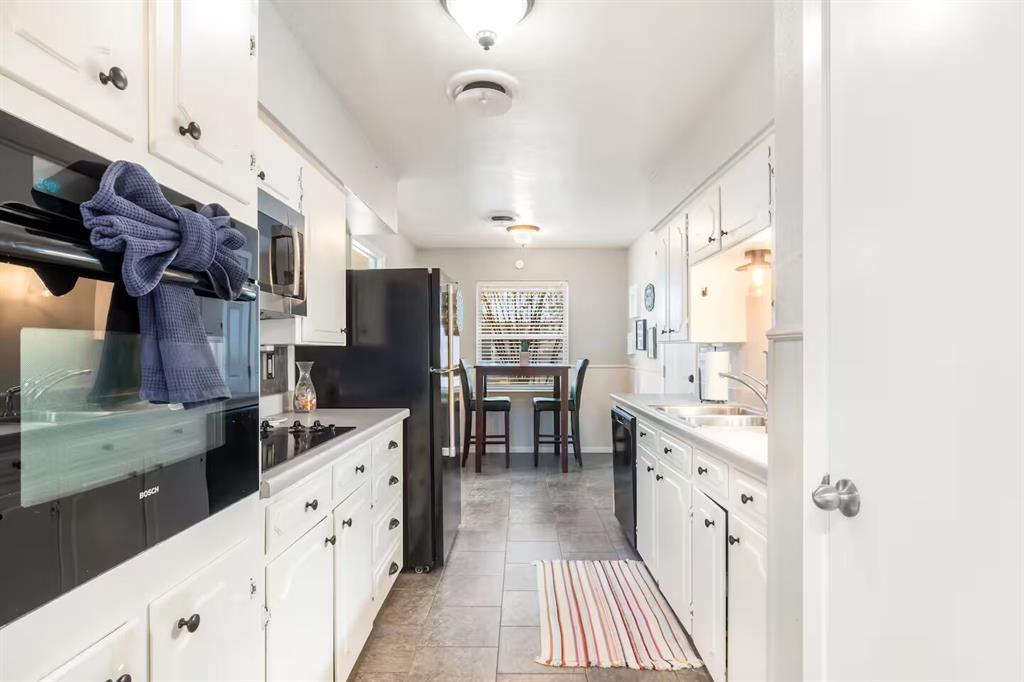 1706 Esquire Place Property Photo 8