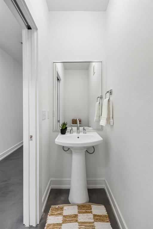 5710 Mccommas Boulevard 101 Property Photo 17