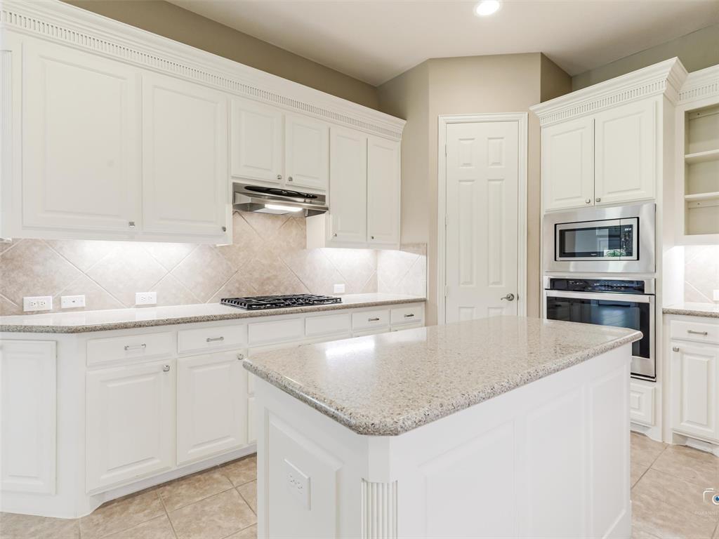 805 Barton Springs Drive Property Photo 10