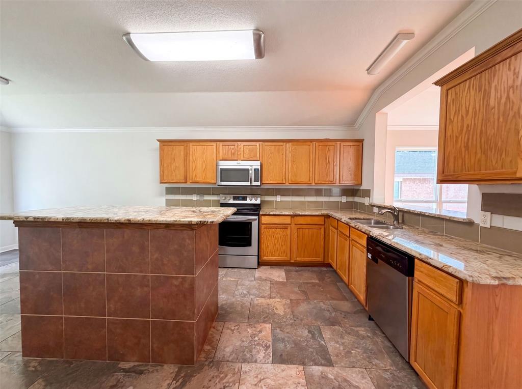 2324 Glenhaven Drive Property Photo 2