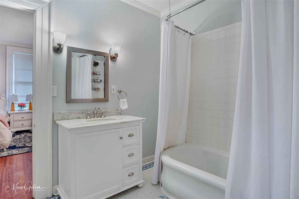 235 Gladstone Boulevard Property Photo 24