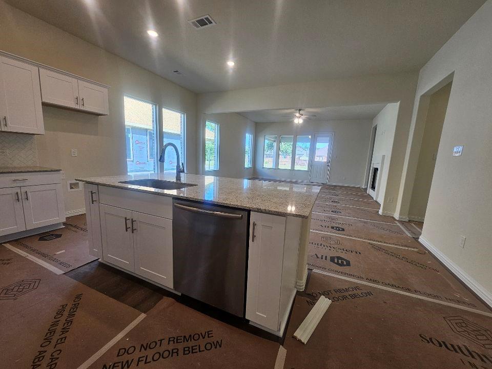 901 Silverleaf Drive Property Photo 5