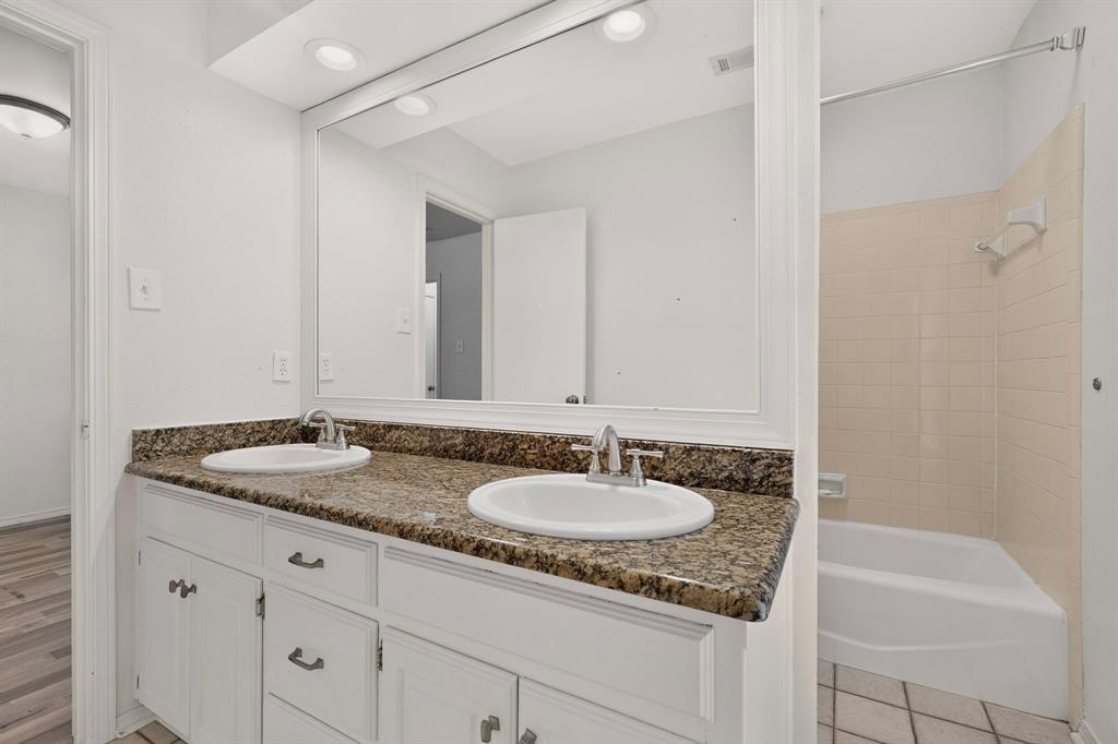 3900 N Shadycreek Drive Property Photo 21