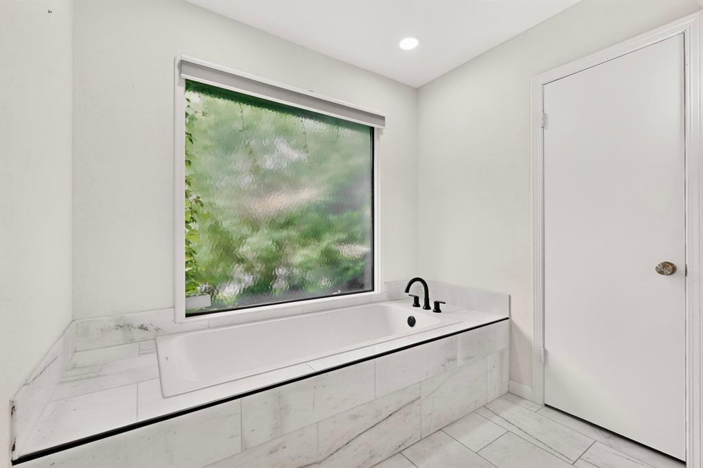 3900 N Shadycreek Drive Property Photo 27