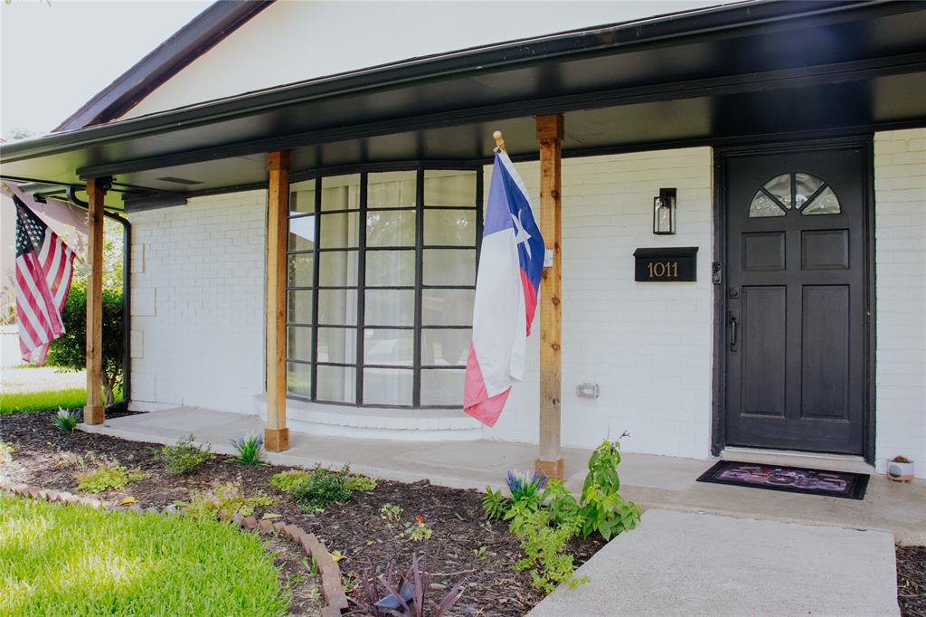 1011 Pacific Drive Property Photo 3