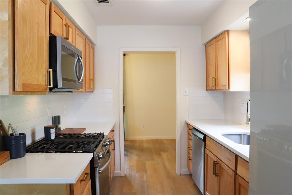 1011 Pacific Drive Property Photo 10